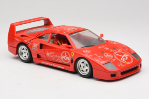 Ferrari F40 Evoluzione FC Nürnberg Special Edition Rot Bburago 1:18 3042-FCN Metall — Bild 6 von 8