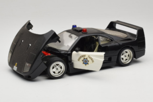 Ferrari F40 Highway Patrol Schwarz Weiß Bburago 1:18 3022-H1 Metall — Bild 2 von 8