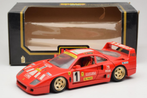 Ferrari F40 Pirelli Agip #1 Ferrari Club Italia Rot Bburago 1:18 3032-P2 Metall — Bild 8 von 8