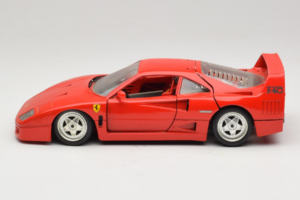 Ferrari F40 Rot Diamond Edition Bburago 1:18 3022-P1 Metall — Bild 4 von 8