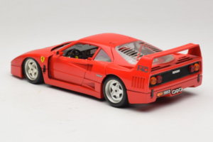 Ferrari F40 Rot Diamond Edition Bburago 1:18 3022-P1 Metall — Bild 7 von 8