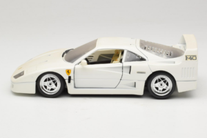 Ferrari F40 Weiß Bburago 1:18 3332-W4 Metall — Bild 4 von 8