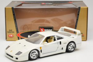 Ferrari F40 Weiß Bburago 1:18 3332-W4 Metall — Bild 8 von 8