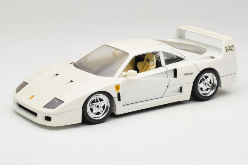 Ferrari F40 Weiß Bburago 1:18 3332-W4 Metall