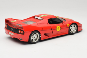Ferrari F50 Coupe #6 Rot mit Italienischer Flagge Bburago 1:18 3382-P1 Metall — Bild 3 von 8