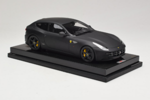Ferrari FF Matte Black MR Collection 1:18 FERR04CAL Resin — Bild 4 von 7
