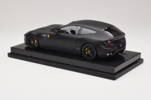 Ferrari FF Matte Black MR Collection 1:18 FERR04CAL Resin — Bild 5 von 7