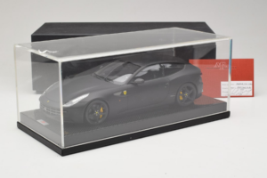 Ferrari FF Matte Black MR Collection 1:18 FERR04CAL Resin — Bild 6 von 7