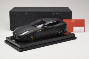 Ferrari FF Matte Black MR Collection 1:18 FERR04CAL Resin — Bild 7 von 7
