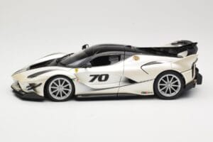 Ferrari FXX-K Evo #70 Weiß Bburago 1:18 18-16012 Metall — Bild 4 von 8