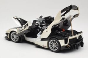 Ferrari FXX-K Evo #70 Weiß Bburago 1:18 18-16012 Metall — Bild 5 von 8