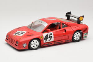 Ferrari 288 GTO Evoluzione #45 Rot Revell 1:18 48820 Metall