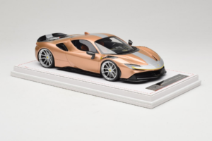 Ferrari SF90 Novitec Gold Silber Streifen IVY 1:18 REMC028 Resin — Bild 4 von 7
