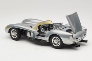 Ferrari Testa Rossa Chrome Silver Hot Wheels 1:18 25737 Metall — Bild 5 von 8