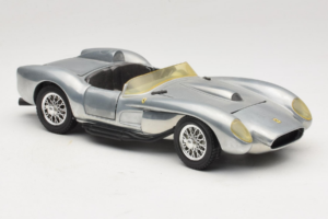 Ferrari Testa Rossa Chrome Silver Hot Wheels 1:18 25737 Metall — Bild 6 von 8