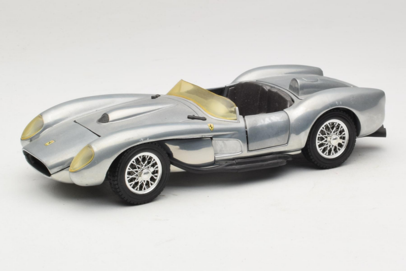Ferrari Testa Rossa Chrome Silver Hot Wheels 1:18 25737 Metall