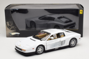Ferrari Testarossa Weiß Miami Vice Hot Wheels 1:18 P9904 Metall — Bild 6 von 6