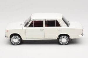 Fiat 124 Weiß IXO 1:18 18CMC205OP Metall — Bild 4 von 8