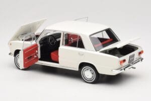 Fiat 124 Weiß IXO 1:18 18CMC205OP Metall — Bild 5 von 8