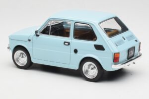 Fiat 126 Hellblau MCG 1:18 MCG18415 Metall — Bild 5 von 6