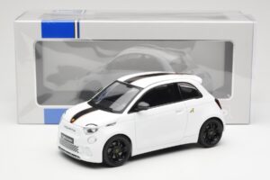 Abarth 500e Weiß IXO 1:18 MCG18497 Metall — Bild 6 von 6