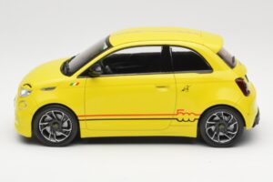 Abarth 500e Gelb IXO 1:18 MCG18498 Metall — Bild 3 von 6