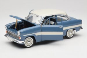 Ford Taunus 12M P2 Blau Streifen Revell 1:18 08880-M1 Metall — Bild 2 von 8
