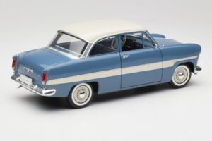 Ford Taunus 12M P2 Blau Streifen Revell 1:18 08880-M1 Metall — Bild 3 von 8