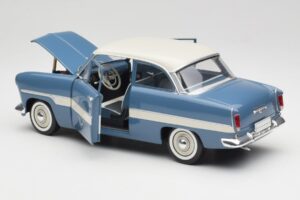 Ford Taunus 12M P2 Blau Streifen Revell 1:18 08880-M1 Metall — Bild 5 von 8
