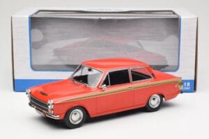 Ford Cortina Lotus Red & Gold Stripe MCG 1:18 MCG18532 Metall — Bild 6 von 6