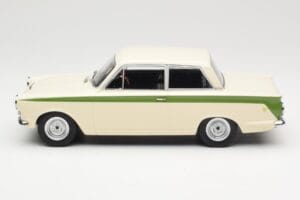 Ford Cortina Lotus White & Green Stripe MCG 1:18 MCG18434 Metall — Bild 3 von 6
