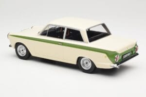 Ford Cortina Lotus White & Green Stripe MCG 1:18 MCG18434 Metall — Bild 5 von 6
