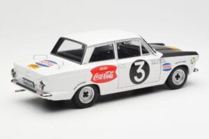 Ford Cortina Mk1 #3 P. Hughes / B. Young African Safari Rally 1964 AUTOart 1:18 86428 Metall — Bild 3 von 8