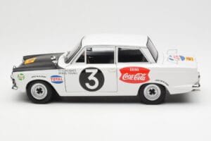 Ford Cortina Mk1 #3 P. Hughes / B. Young African Safari Rally 1964 AUTOart 1:18 86428 Metall — Bild 4 von 8