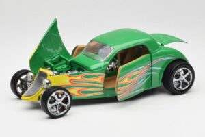 Ford Coupe Grün mit Feuer Road Signature 1:18 30109 Metall — Bild 2 von 8