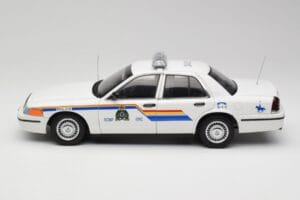 Ford Crown Victoria RCMP Police Car AUTOart 1:18 72706 Metall — Bild 4 von 8