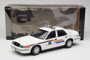 Ford Crown Victoria RCMP Police Car AUTOart 1:18 72706 Metall — Bild 8 von 8