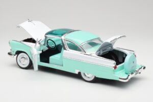 Ford Crown Victoria Seafoam Grün & Weiß Road Legends 1:18 92138 Metall — Bild 4 von 7