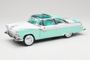 Ford Crown Victoria Seafoam Grün & Weiß Road Legends 1:18 92138 Metall