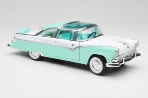 Ford Crown Victoria Seafoam Grün & Weiß Road Legends 1:18 92138 Metall — Bild 5 von 7
