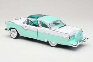Ford Crown Victoria Seafoam Grün & Weiß Road Legends 1:18 92138 Metall — Bild 6 von 7