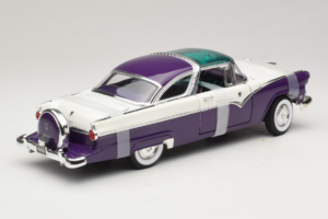 Ford Crown Victoria Weiß Lila Road Signature 1:18 92138-P1 Metall — Bild 2 von 6