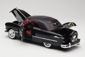 Ford Deluxe Cabriolet Schwarz Maisto 1:18 31681 Metall — Bild 5 von 8