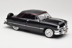 Ford Deluxe Cabriolet Schwarz Maisto 1:18 31681 Metall — Bild 6 von 8