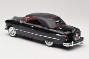 Ford Deluxe Cabriolet Schwarz Maisto 1:18 31681 Metall — Bild 7 von 8