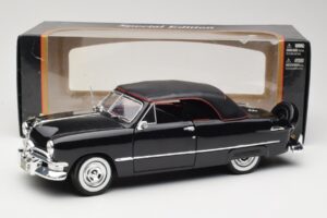 Ford Deluxe Cabriolet Schwarz Maisto 1:18 31681 Metall — Bild 8 von 8