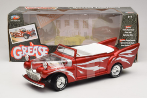 Ford De Luxe Cabriolet Greased Lightning Rot Joyride 1:18 33544 Metall — Bild 5 von 5