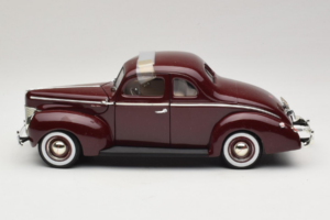 Ford Deluxe Coupe Dunkelrot ERTL 1:18 7936 Metall — Bild 4 von 7