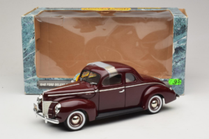 Ford Deluxe Coupe Dunkelrot ERTL 1:18 7936 Metall — Bild 7 von 7