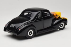 Ford Deluxe Hot Rod Schwarz Universal Hobbies 1:18 6002 Metall — Bild 3 von 8